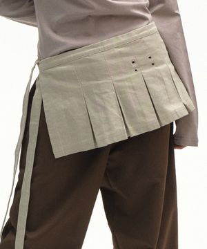 더블 아일렛 스트랩 플리츠 레이어드 미니 랩 스커트 [아이보리]