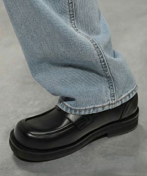 [SECOND.A] 미니멀 볼드쉐입 페니로퍼 2NDF4800GB [BLACK]