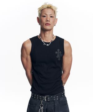 크로스 레더 패치 슬리브리스 - 블랙