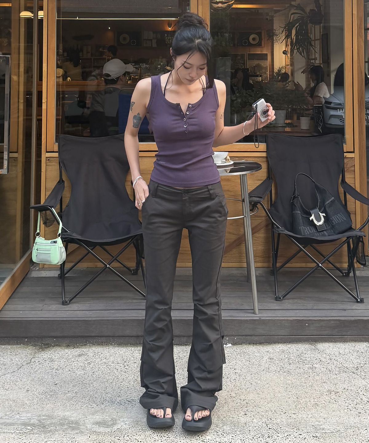 페플리(PEPLEE) Shirring Boots Cut Cotton Pants (Charcoal)
