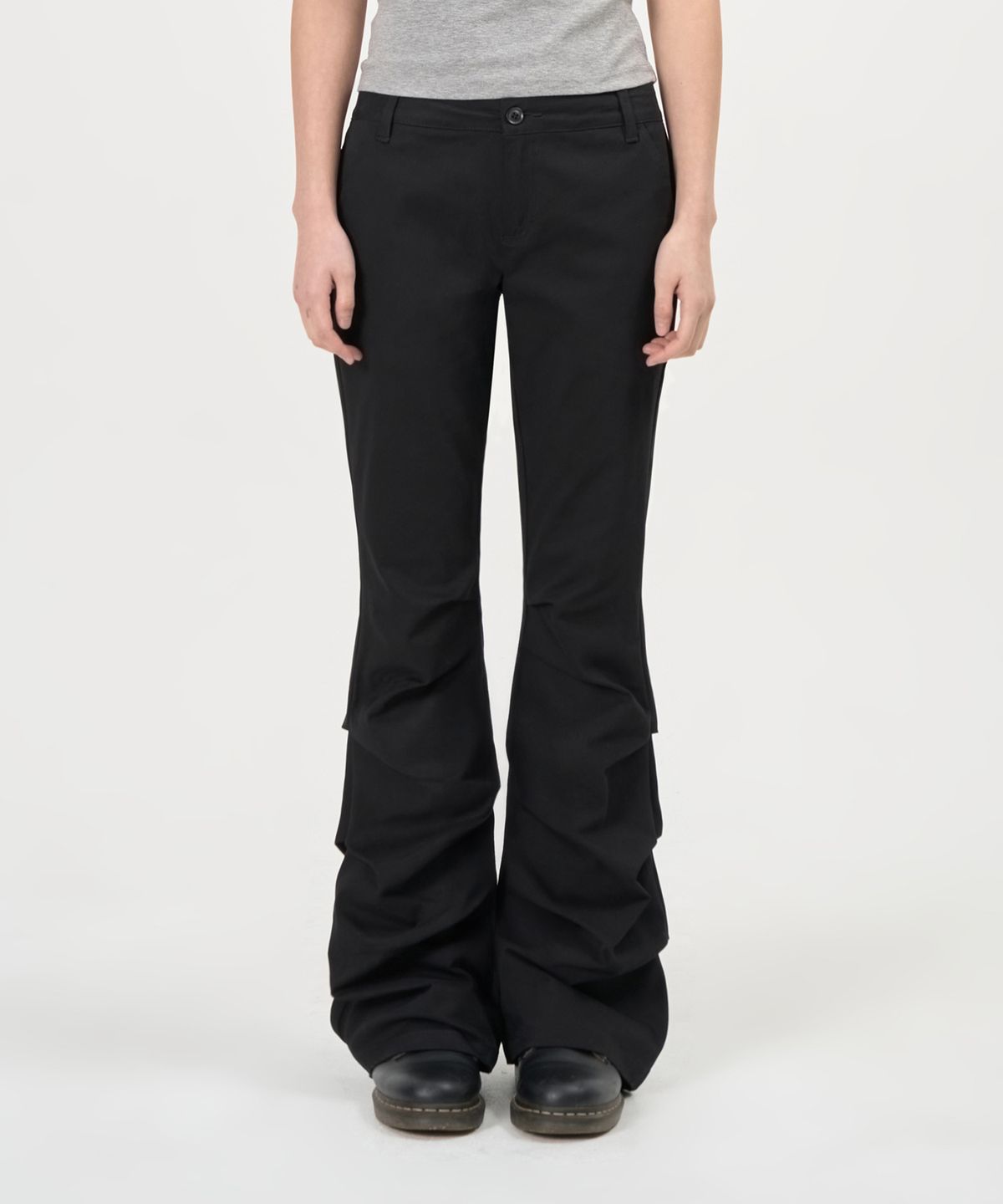 페플리(PEPLEE) Shirring Boots Cut Cotton Pants (Black)