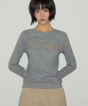 체크 썸 아플리케 레귤러 핏 베이직 소프트 롱 슬리브 티셔츠 _ 2COLOR