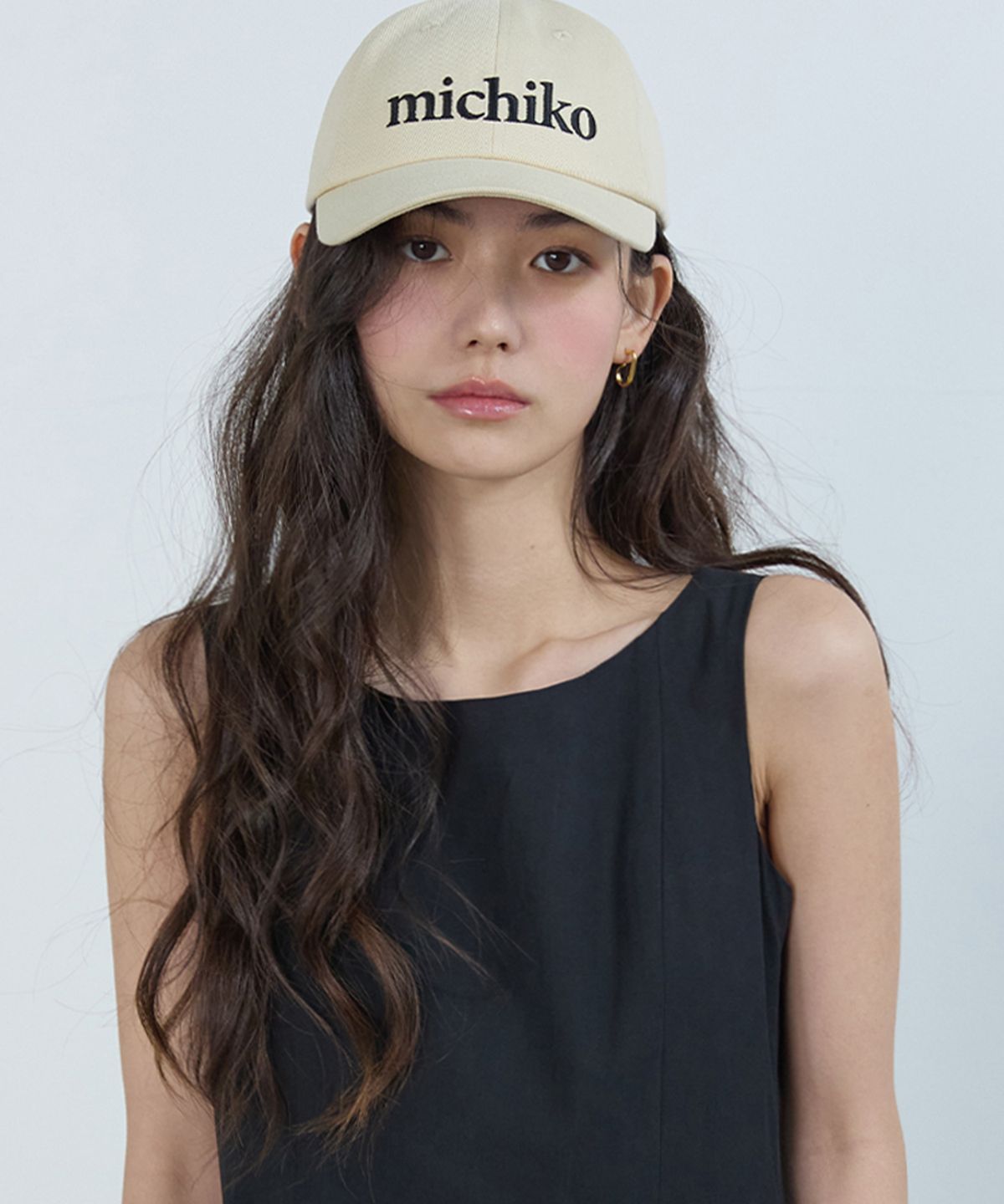 미치코런던 코시노(MICHIKO LONDON KOSHINO) 미치코 코튼 볼 캡 버터 베이지