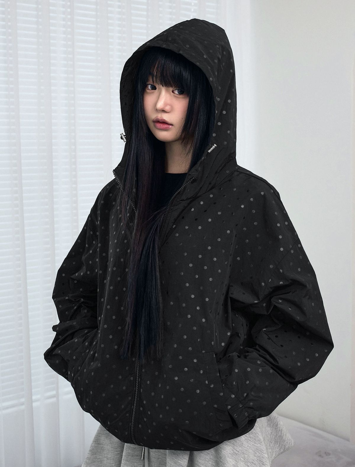 루프(LOOXP) 도트 하이넥 후드 바람막이 윈드브레이커 블랙