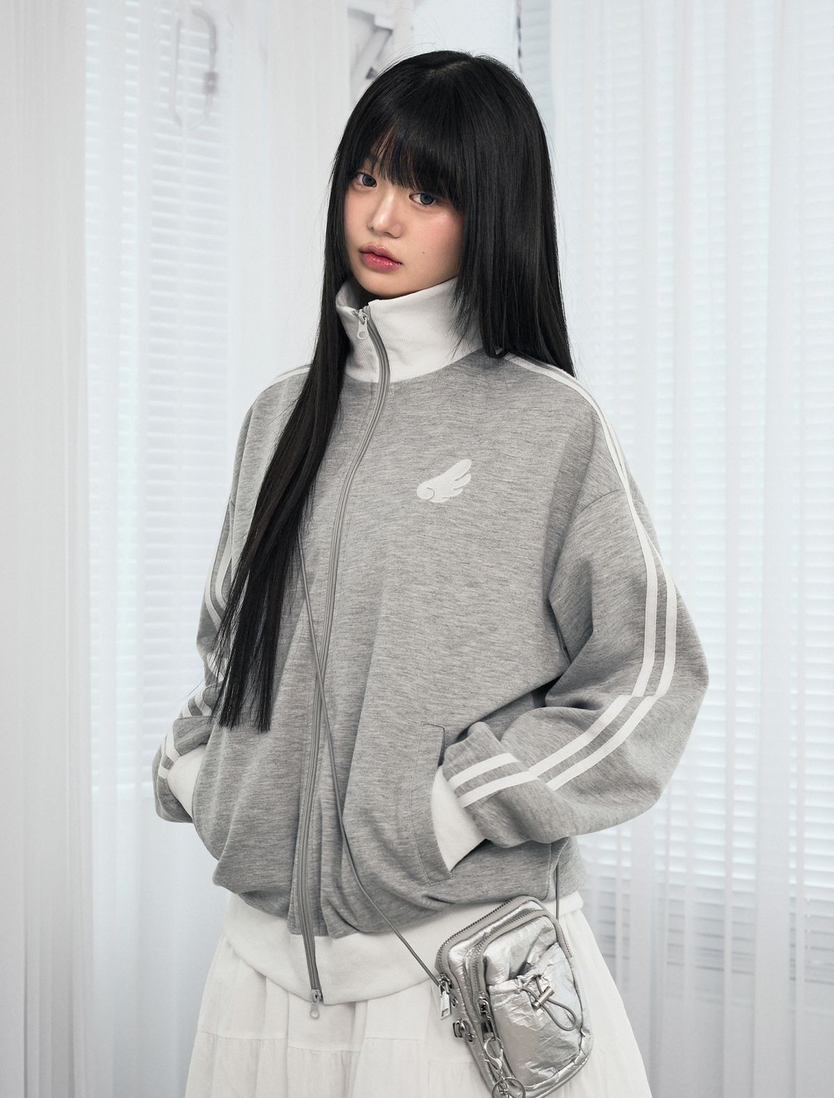 루프(LOOXP) 트랙 스톰 자수 하이넥 집업 저지 그레이