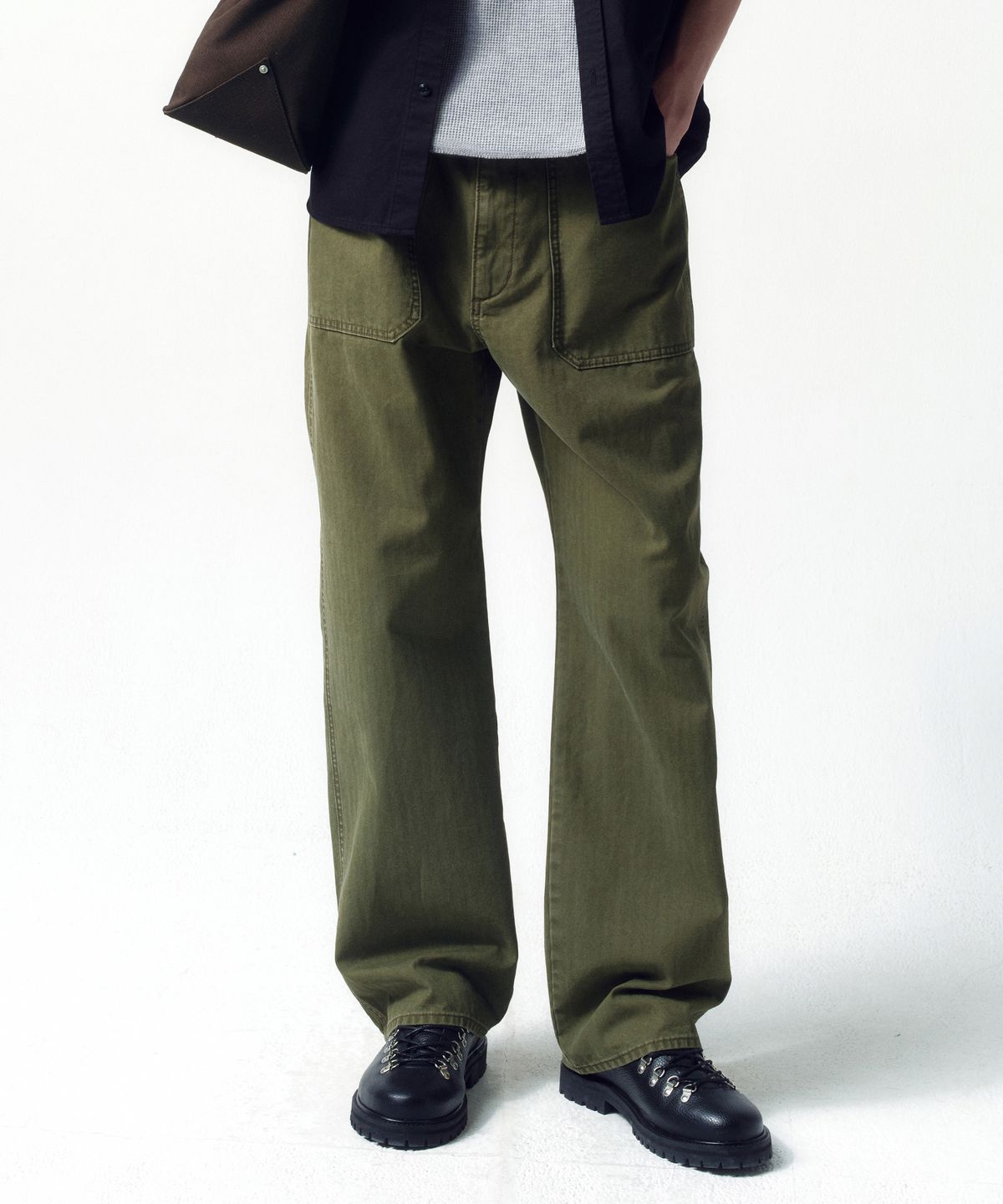 인사일런스(INSILENCE) HBT 베이커 팬츠 OLIVE DRAB
