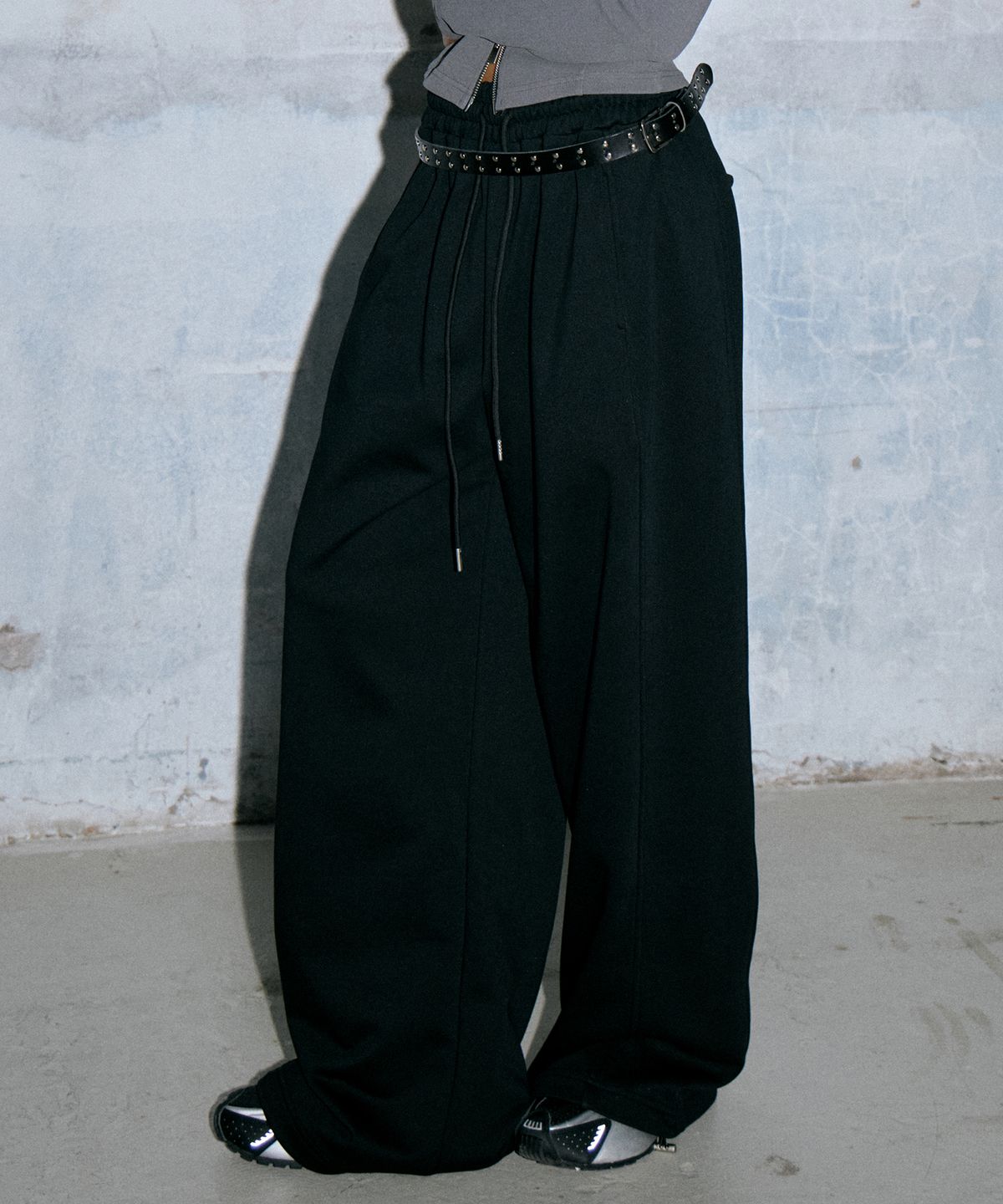 와르 포 우먼(WAARFORWOMAN) W1126 트레이닝 와이드 팬츠(2colors)