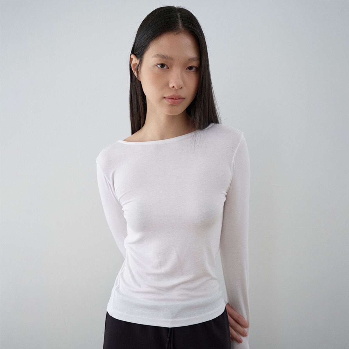 노우드(NOEUD) Reverse Tee (Ivory)