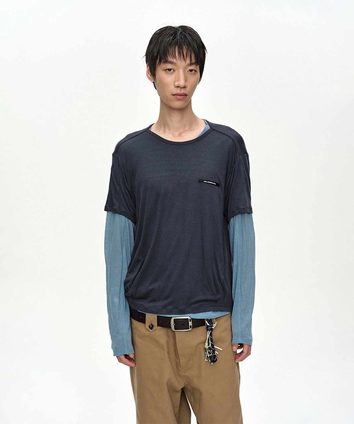 앤더슨벨(ADSB ANDERSSON BELL) BRAD LAYERED T-SHIRT atb1531m(SLATE BLUE/ASPHALTE)