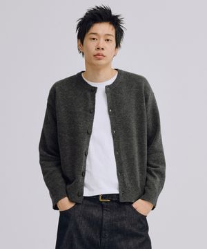 에센셜 크롭 니트 가디건 (차콜)