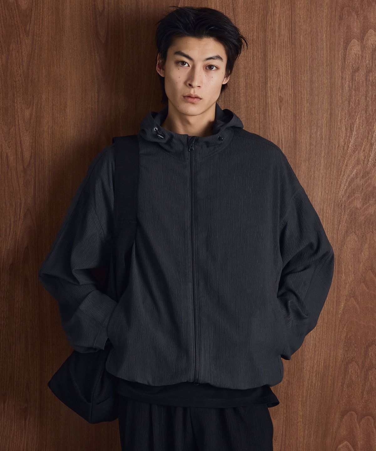 티엔지티(TNGT) Kinoshita Seersucker Hooded Zip-up (Grey) TNJU6E106G2