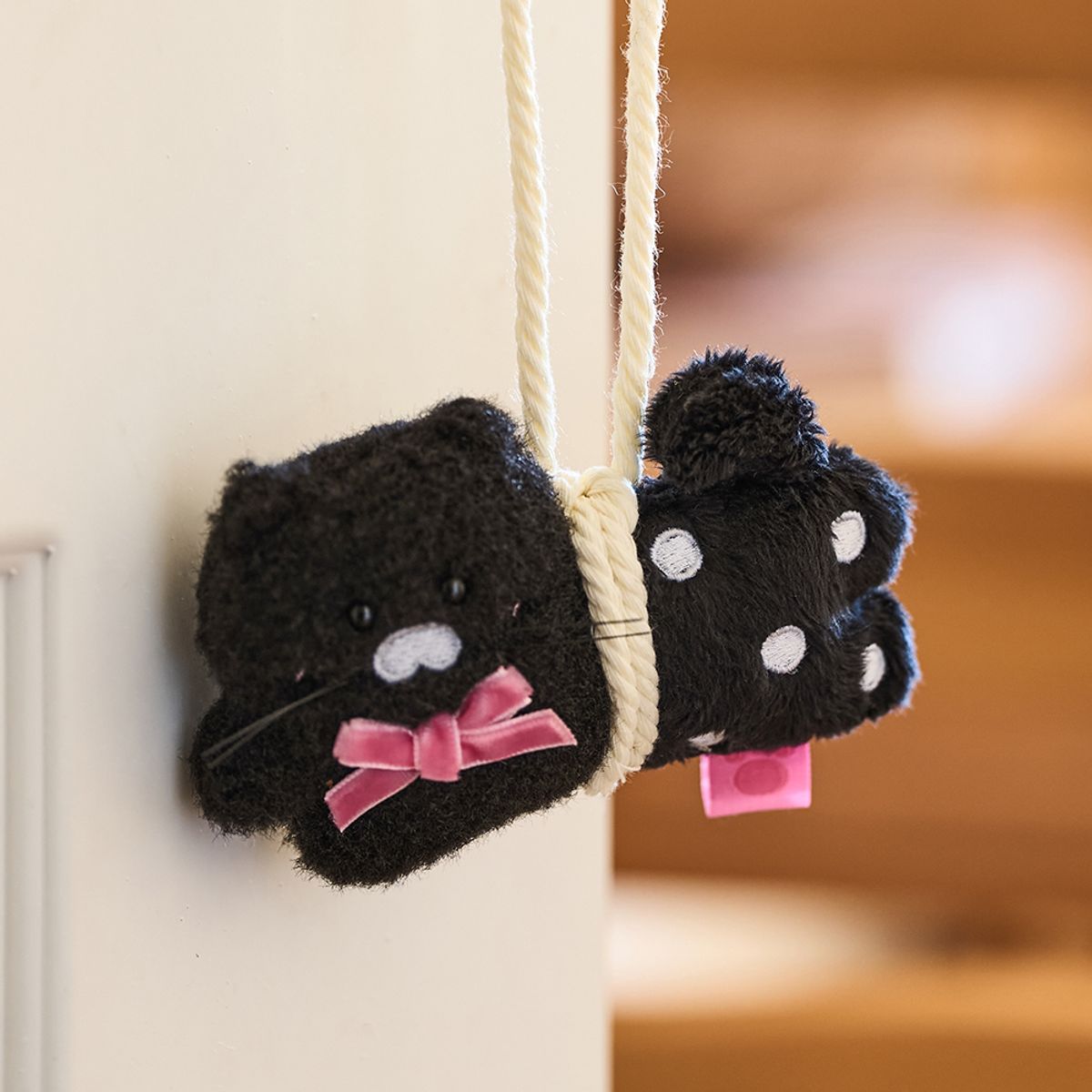 카카오프렌즈(KAKAO FRIENDS) 블랙춘 액막이 행잉 인형_춘식이