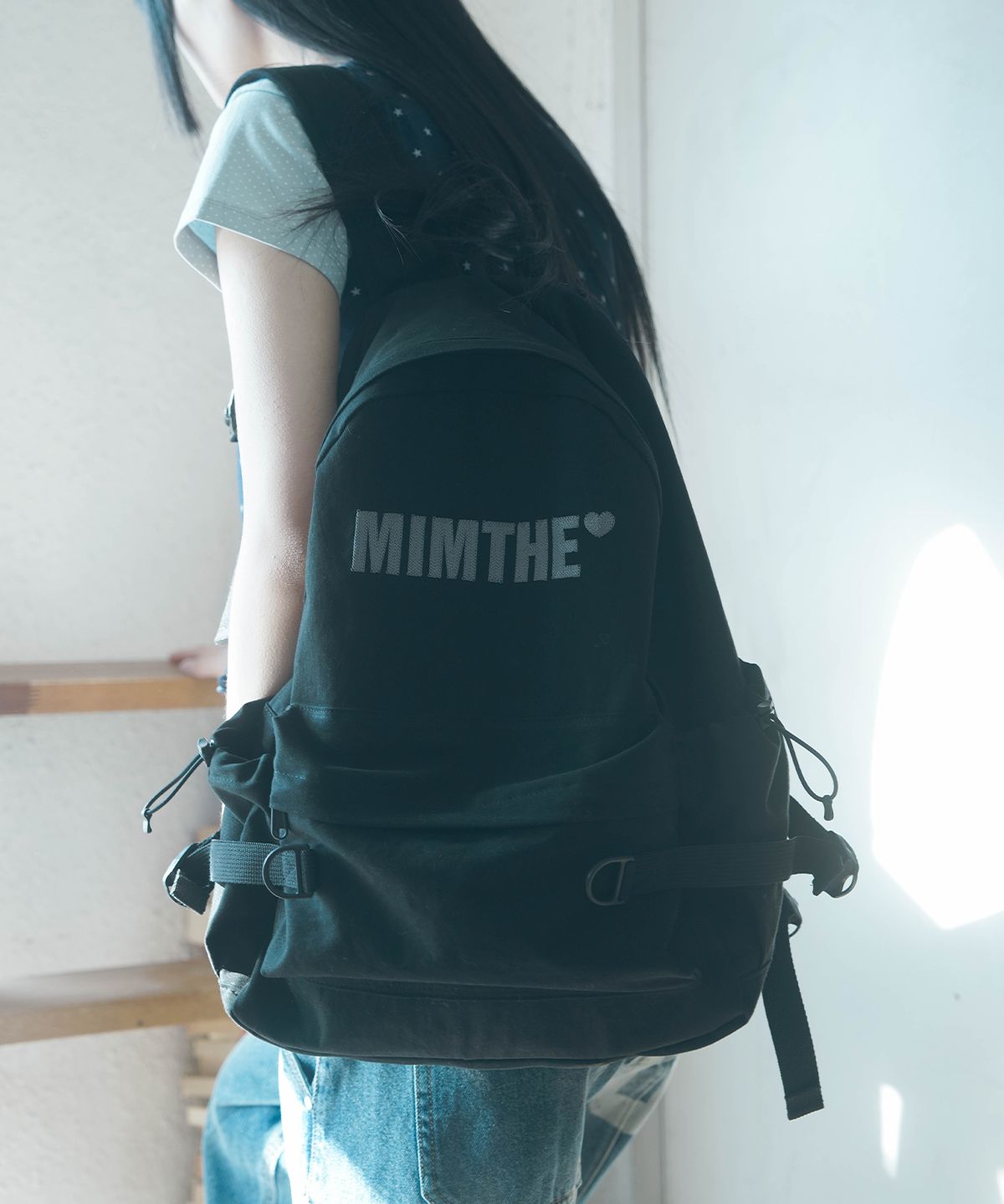 밈더워드로브(MIMTHEWARDROBE) 밈더 베이직 로고 백팩_블랙
