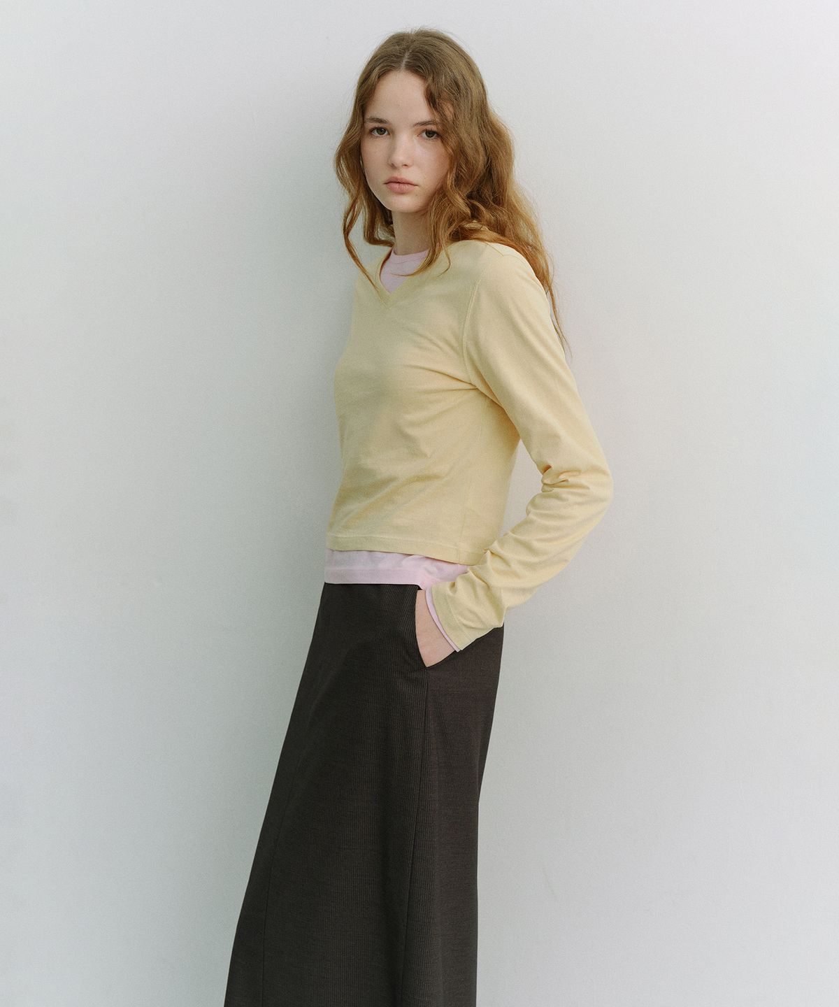 던스트(DUNST) ESSENTIAL PETIT V-NECK T-SHIRT_UDTS6A201_BUTTER