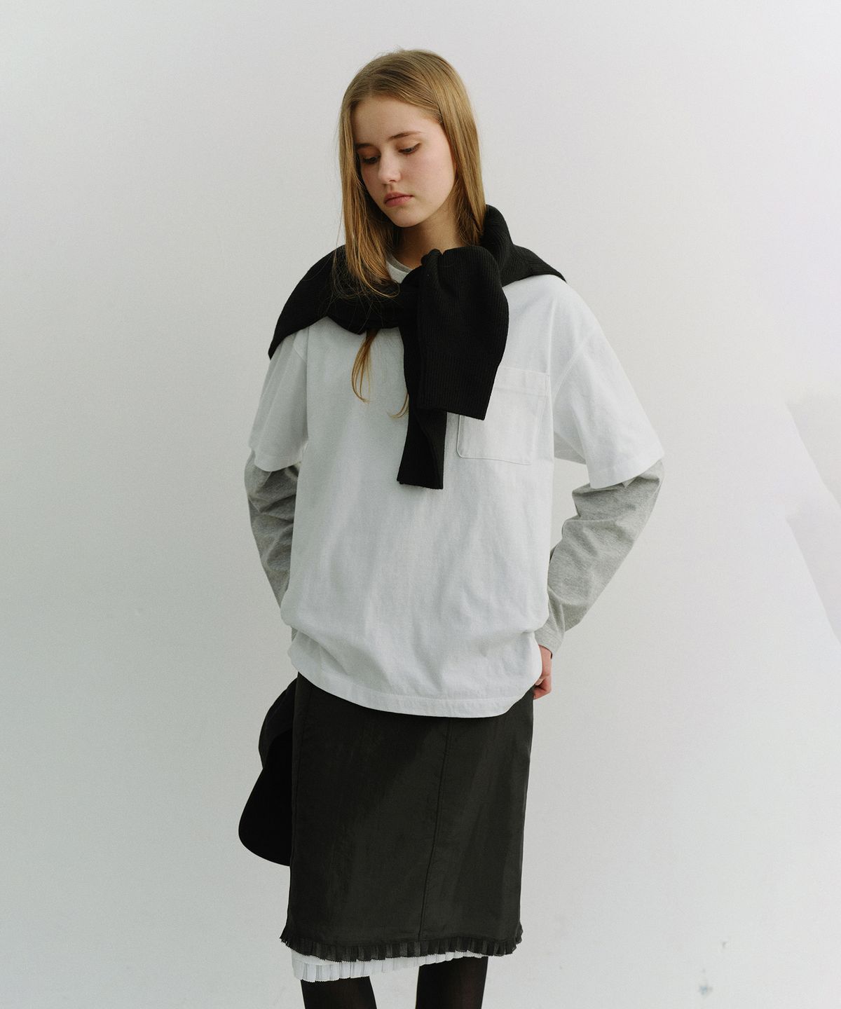던스트(DUNST) UNISEX LAYERED SET-UP T-SHIRT_UDTS6A117_MELANGE GREY / OFF WHITE