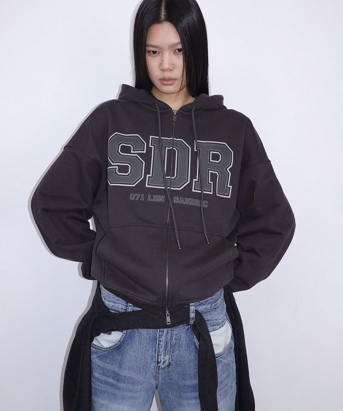 샌드릭(SANDRIC) Overfit Logo Hood Zip-up_Charcoal