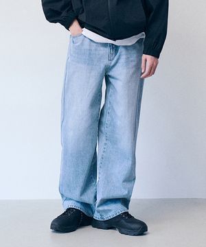에센셜 데님 스트레이트 팬츠 Light Blue