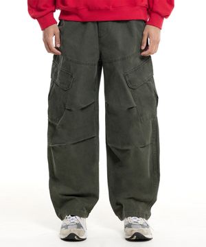 사선 절개 필드 파라슈트 카고 팬츠 카키