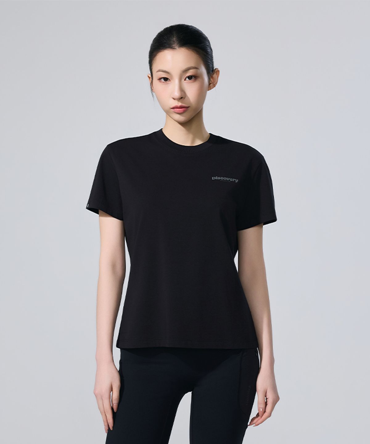 디스커버리 익스페디션(DISCOVERY EXPEDITION) 여성 프레시벤트 에센셜 반팔티셔츠 (BLACK)