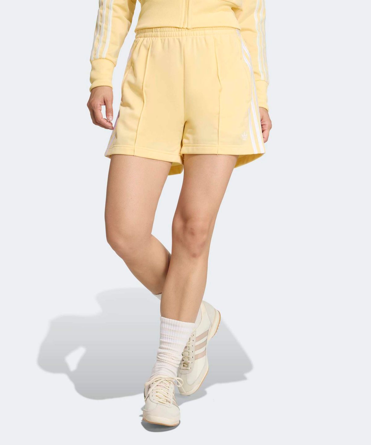 아디다스(ADIDAS) 파이어버드 클래식 숏 팬츠 - 라이트옐로우 / KD3669