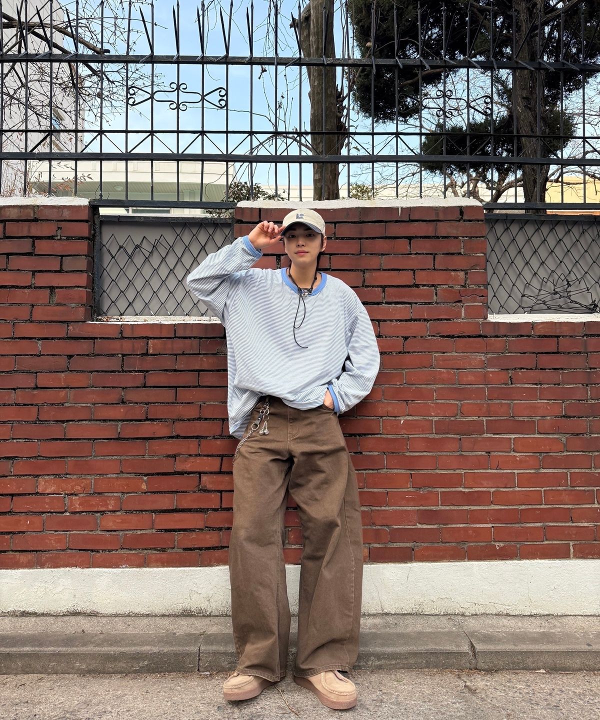 웍스앤코(WORKS & CO.) 스트라이프 긴팔티셔츠 (블루)