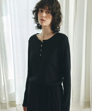 A3571 에센셜 헨리넥 티셔츠_Black