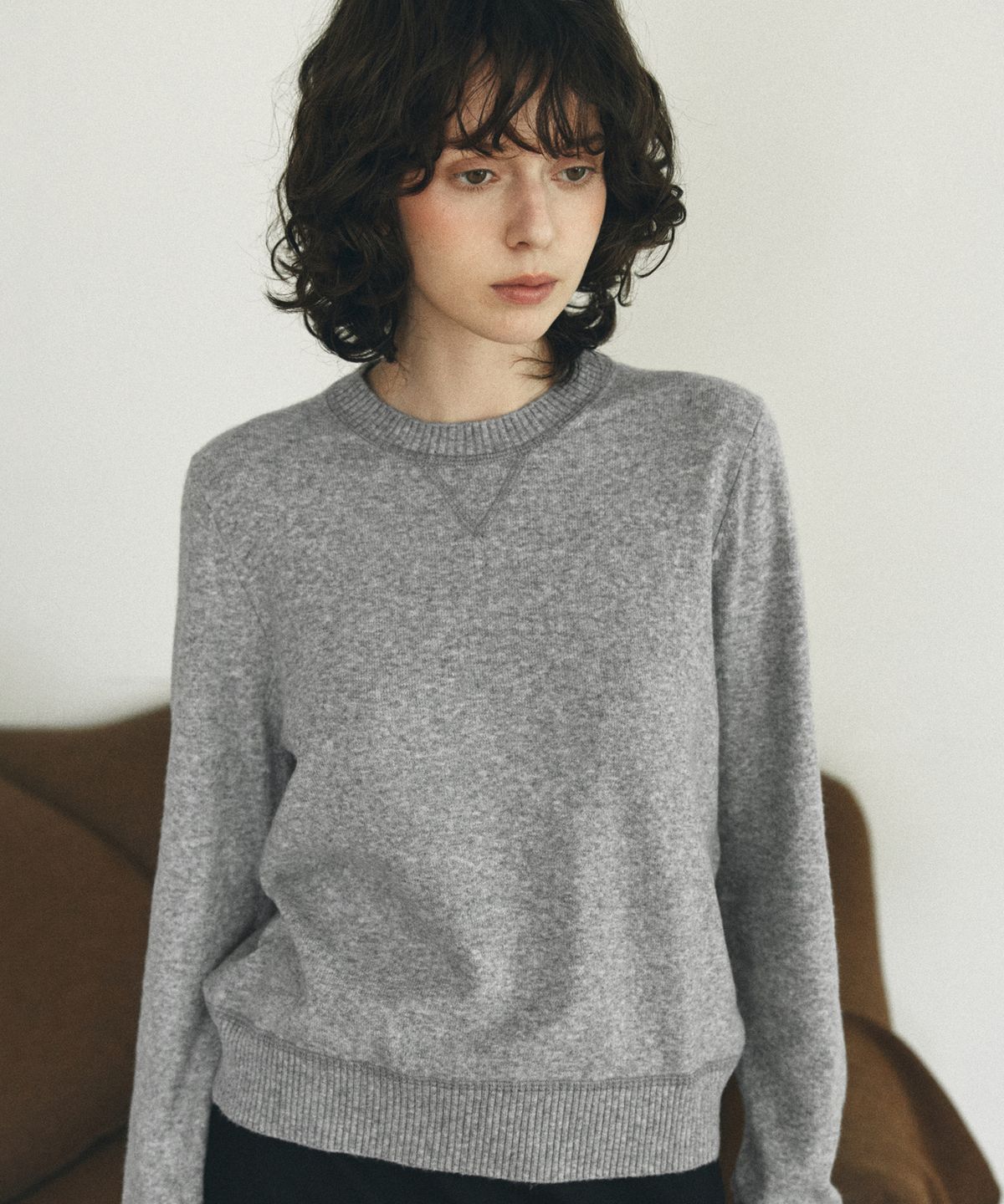반원 아틀리에(VANONE ATELIER) KN4288 에센셜 라운드 니트_Melange gray