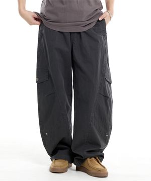피그먼트 사선 절개 카고 스트링 팬츠 블랙