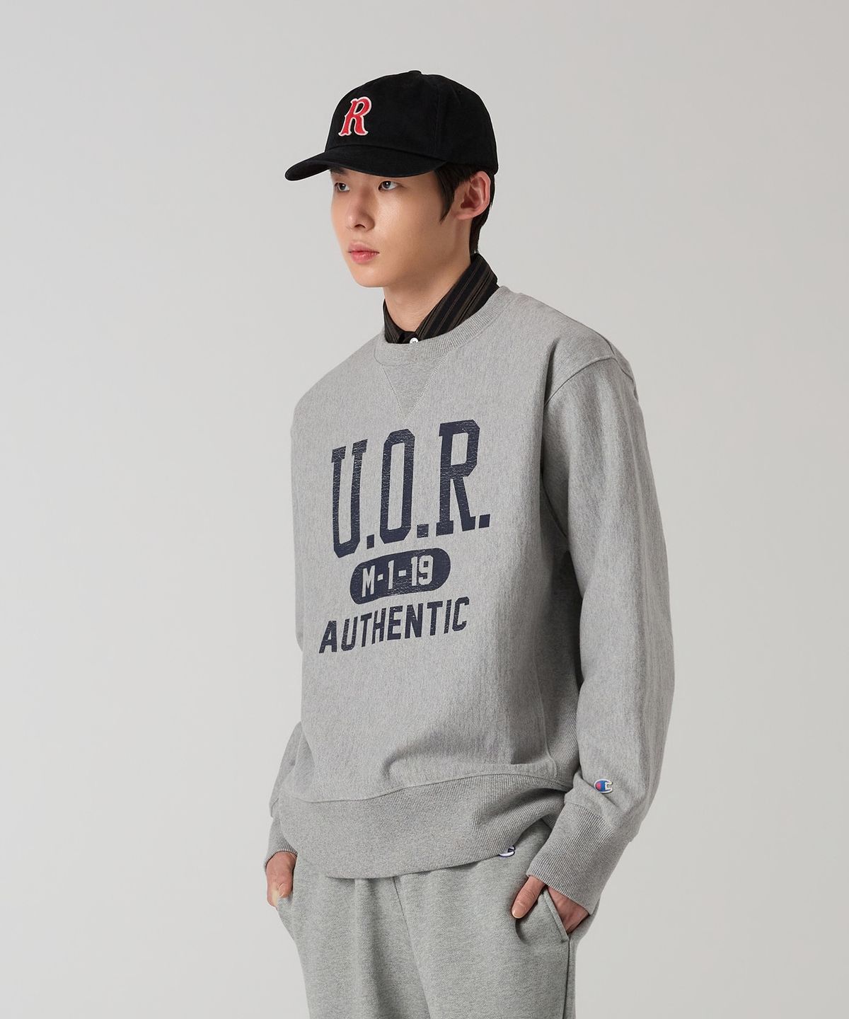 챔피온(CHAMPION) 헤리티지 리버스위브 루즈핏 워싱 스웨트셔츠 Grey