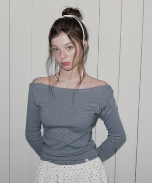 뮤즌 스트라이프 오프숄더 긴팔 티셔츠