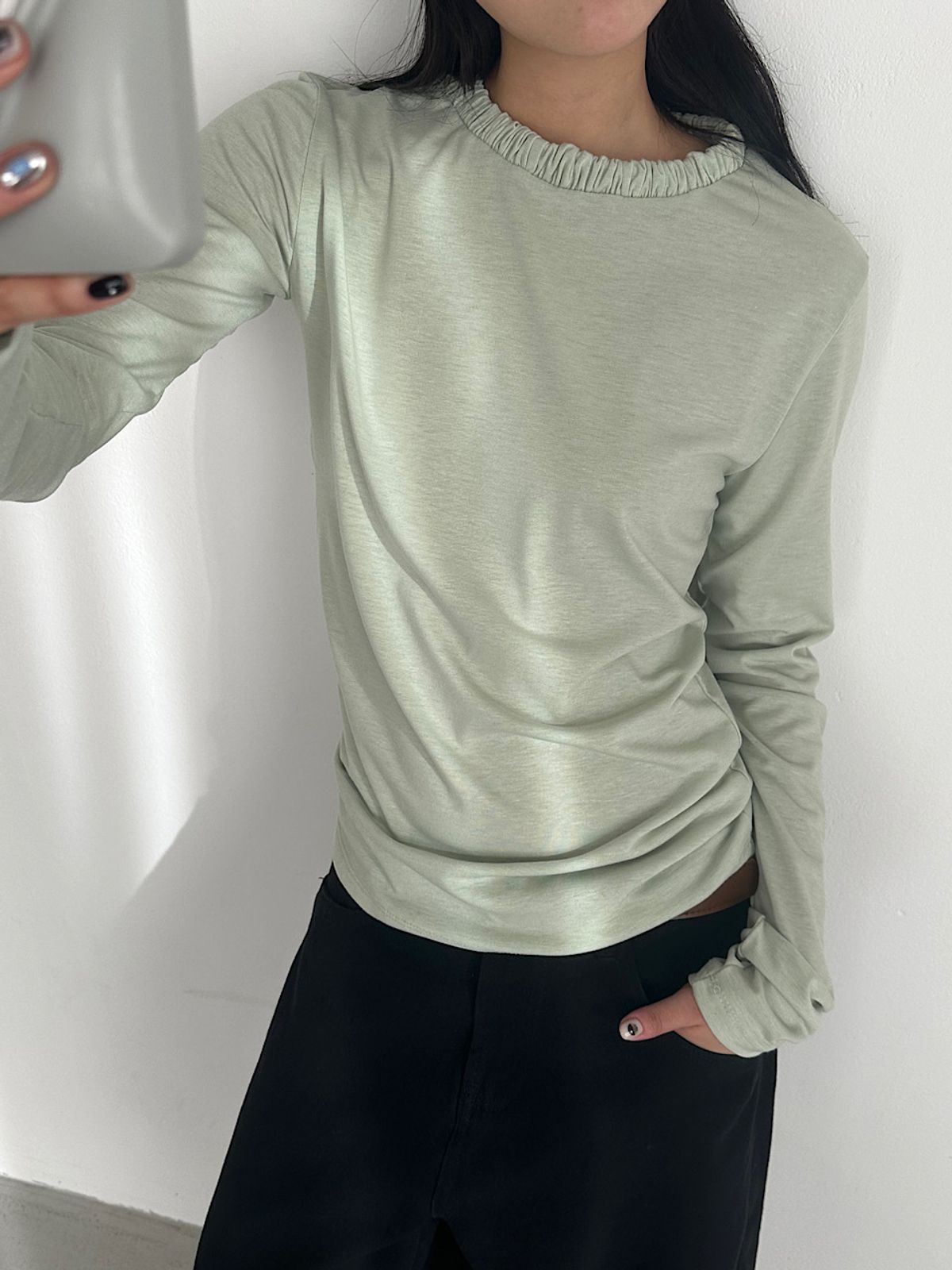 아포엠(APOEM) Shirred Neck Long Sleeve (4C)
