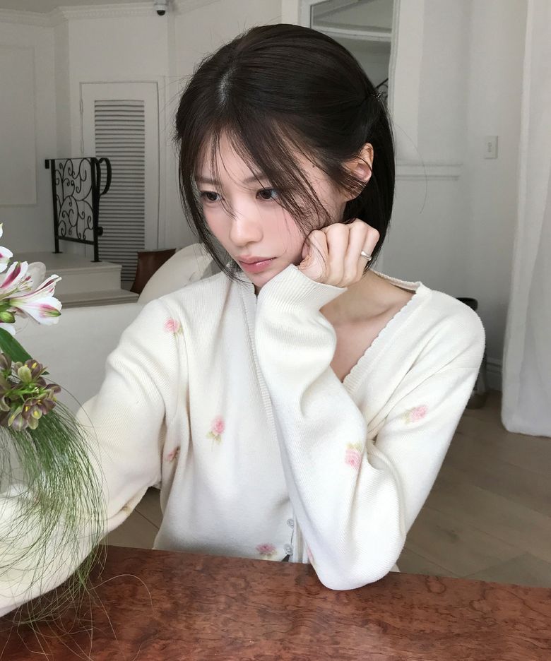 로리 플라워 스칼럽 가디건 ( 크림 )