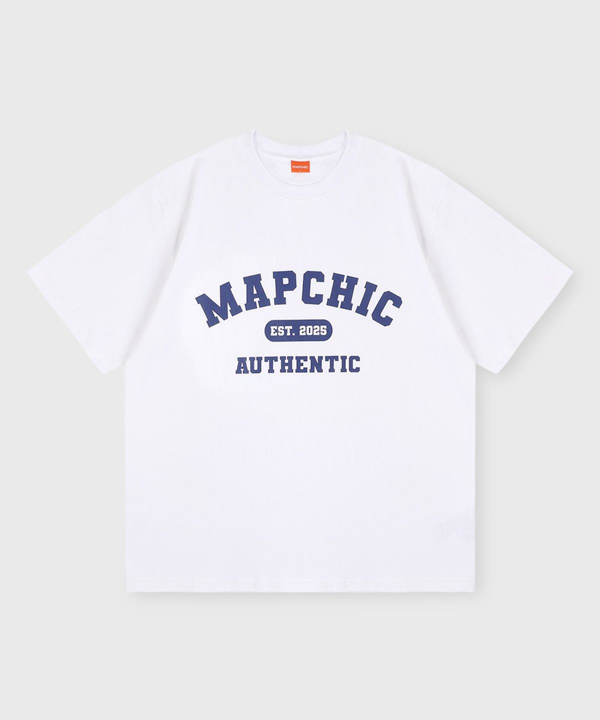 맵시크(MAPCHIC) 어센틱 로고 오버핏 반팔티_화이트