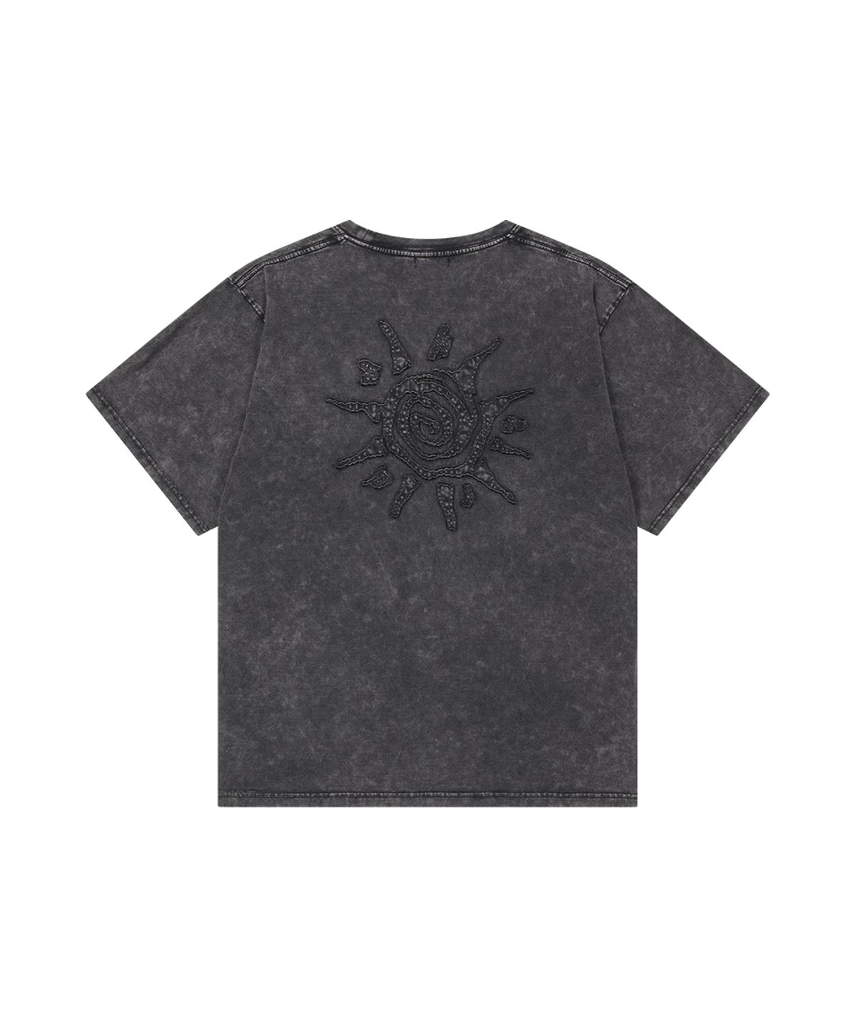 마하그리드(MAHAGRID) WASHED SOLAR APPLIQUE TEE CHARCOAL(MG2GMMT504A)