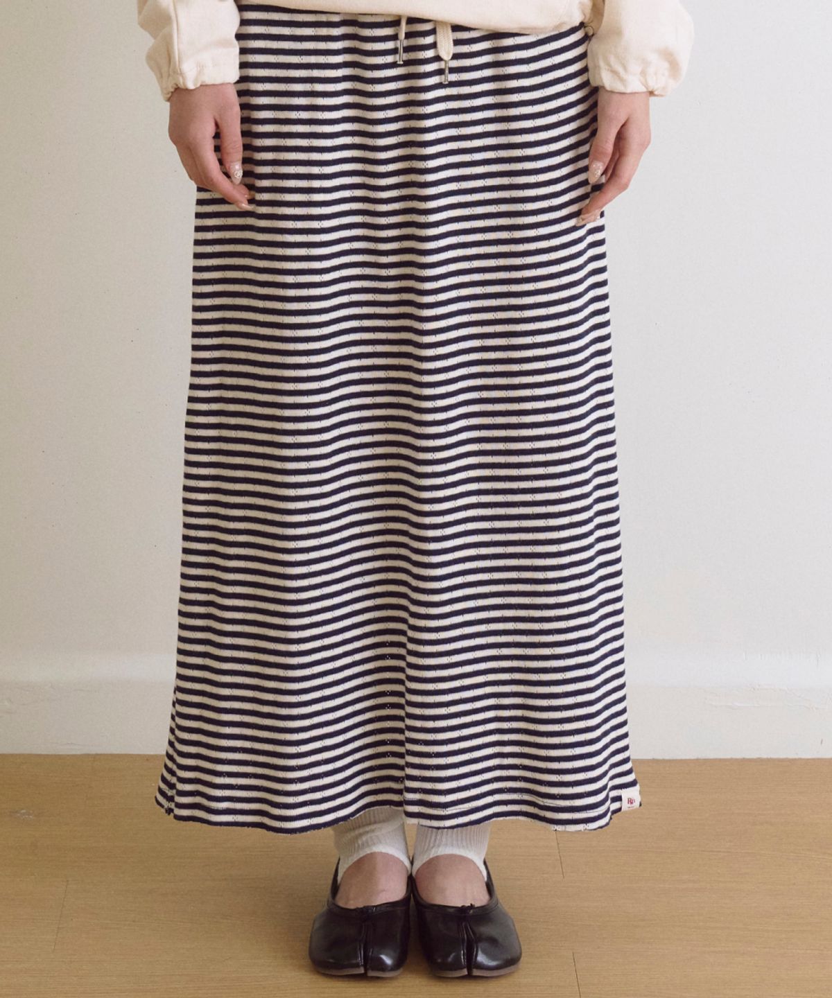 로긴 앤 로지(ROGIN N ROSIE) Stripe Sweat Maxi Skirt Navy-White