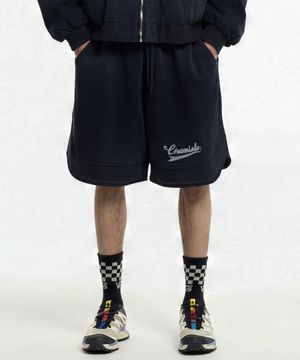 피그먼트 밑단 절개 버뮤다 팬츠 블랙