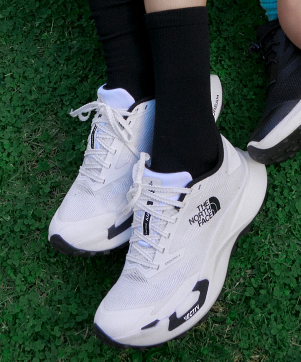 노스페이스(THE NORTH FACE) NS97S04C 여성 벡티브 엔듀리스 4 WHITE