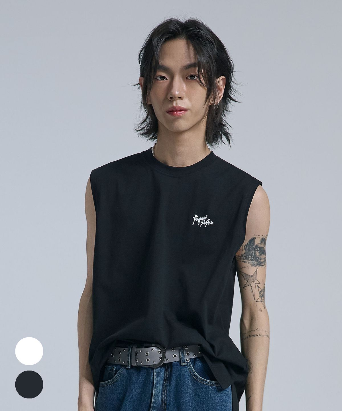 텐 패스트 세븐(TEN PAST SEVEN) 베이직 로고 슬리브리스 티셔츠 (2 Colors)
