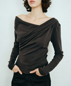 드레이프 브이넥 티_차콜