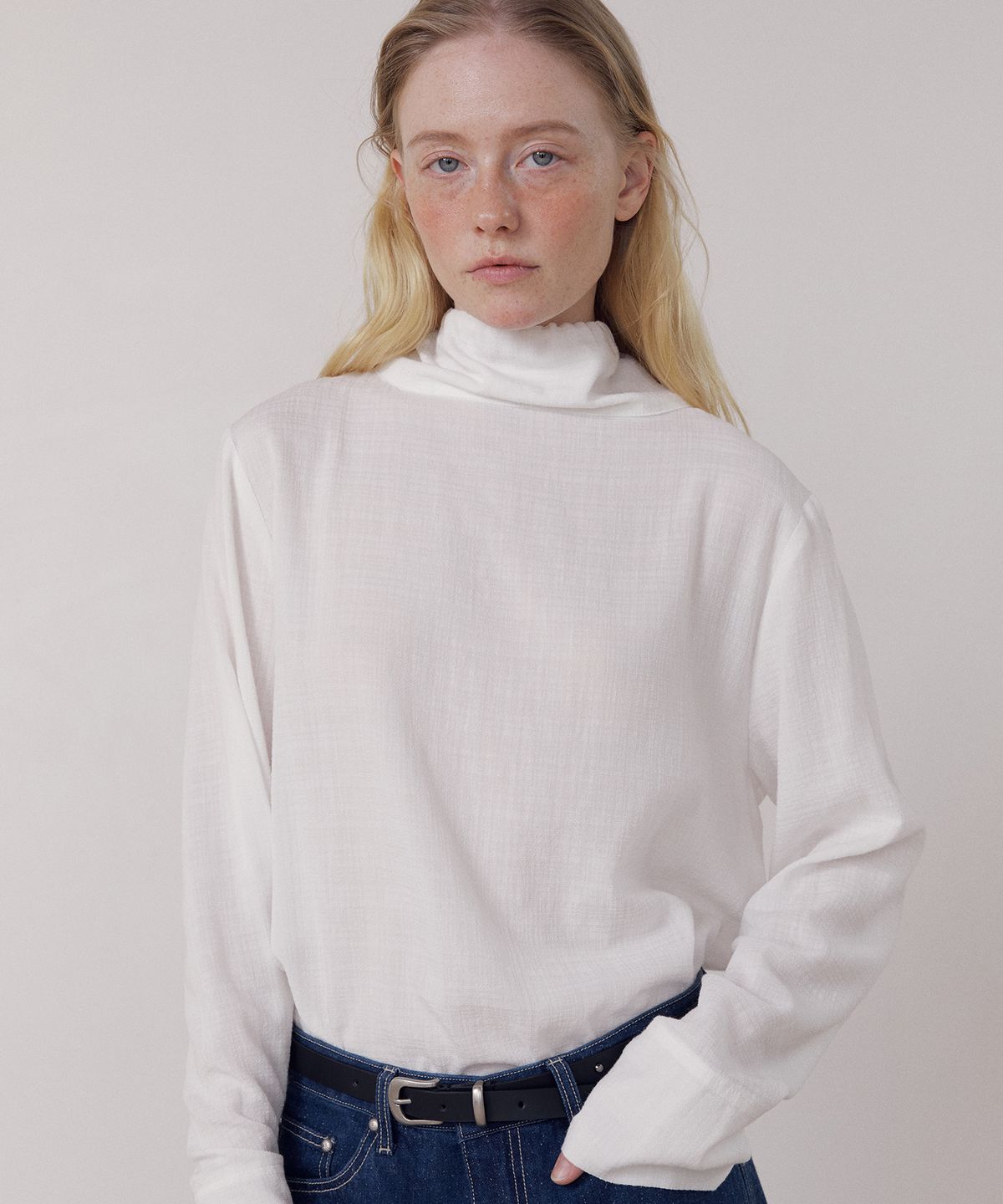 프리터(FRITUR) High Neck Blouse White_F261BL03