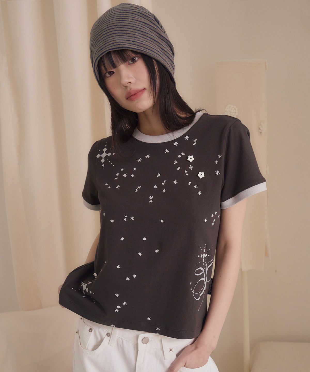프렌다(PRENDA) CONSTELLATION LOGO CREWNECK TEE CHARCOAL