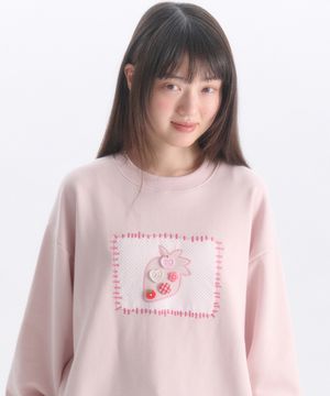 Strawberry Button 아플리케 자수 맨투맨 티셔츠 AMM1404 (핑크)