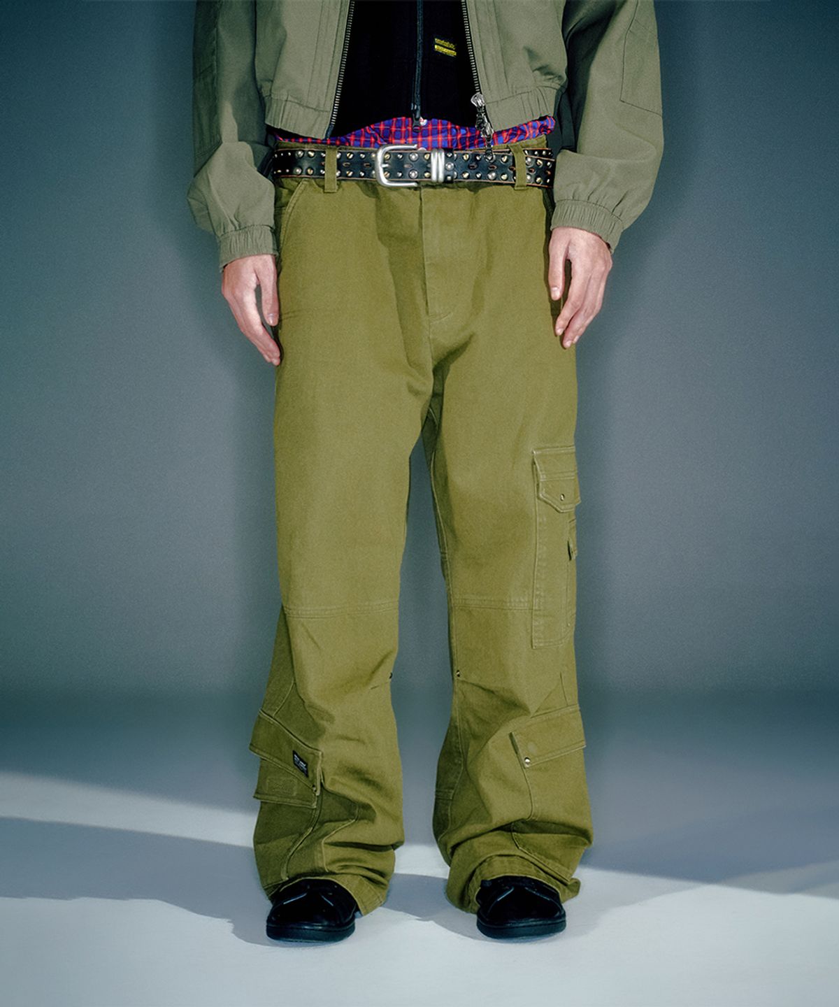 베이컨트 아카이브(VACANT ARCHIVE) (MEN) ROWAN CARGO PANTS KHAKI