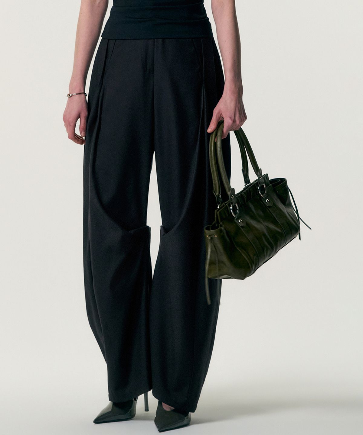 킴지수(KIMZISU) Soft-Curve Wide Pants_BLACK