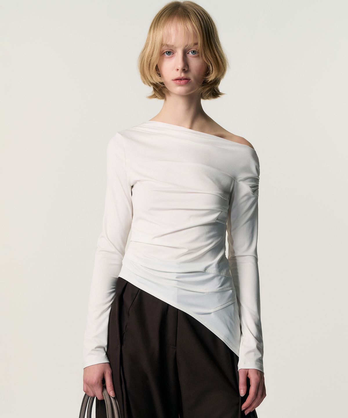킴지수(KIMZISU) [Ver.2] One Shoulder Draped Jersey Top_WHITE