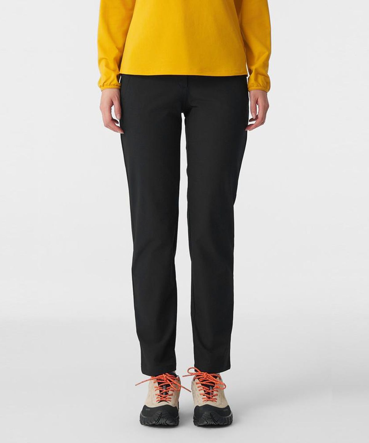 코오롱스포츠(KOLON SPORT) 여성 슬림핏 스탠다드 팬츠 JKPNX26132BLK