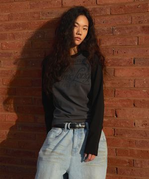 WM GRADATION LETTERING RAGLAN LONG SLV TEE black