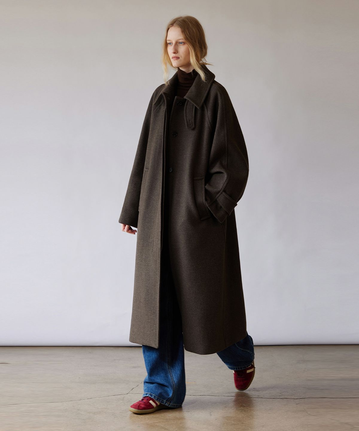 퀸스래빗(Q'SRB) Touve Wool Cashmere Blend Balmacan Coat