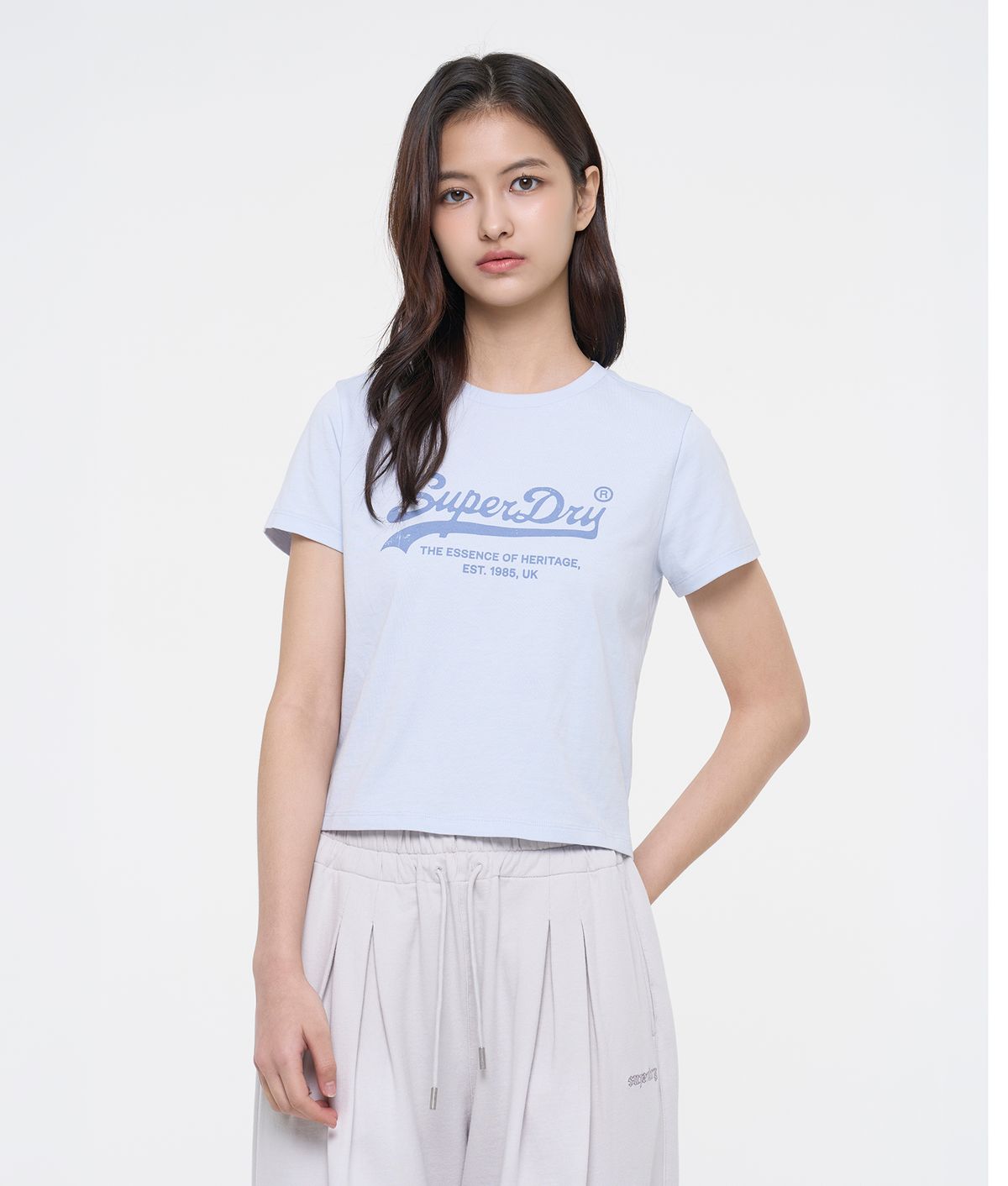 슈퍼드라이(SUPERDRY) 우먼스 에센셜 로고 티셔츠 스카이블루 SDFISCQ01SBL