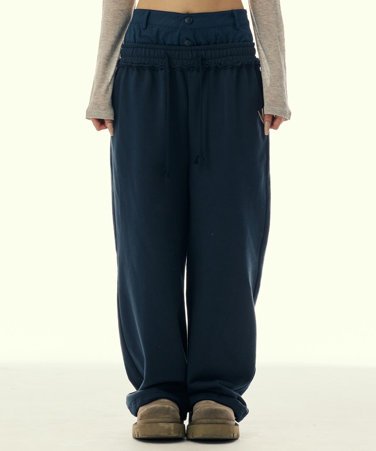 길라아카이브(GILAARCHIVE) LAYERED WAIST SWEAT PANTS_NAVY